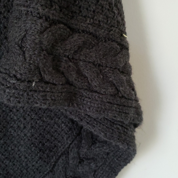 Shawl - Picture 2 of 3